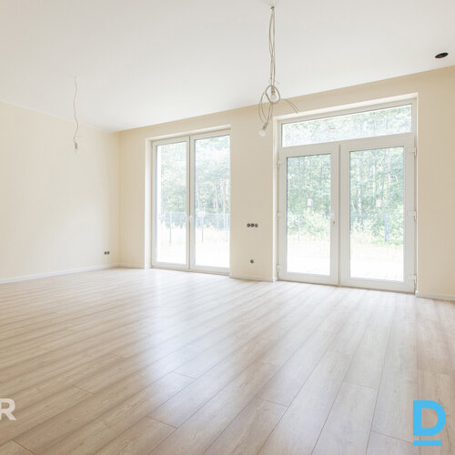 Pārdošanā jauna ģimenes māja ar pilnu apdari Dzidriņās.Māja ir celta un nodota e