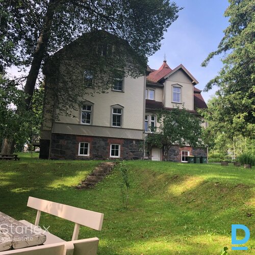 Četru stāvu villa - kā dzīvošanai, tā biznesam Četru stāvu villa - kā dzīvošanai, tā biznesam