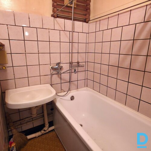 Pārdod dzīvokli Skultes 17, 48m², 2 ist.