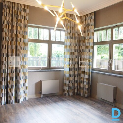 Izīrē māju Jūrmalā