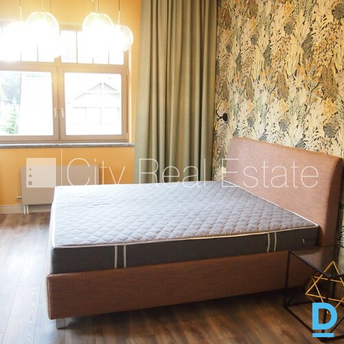 Izīrē māju Jūrmalā