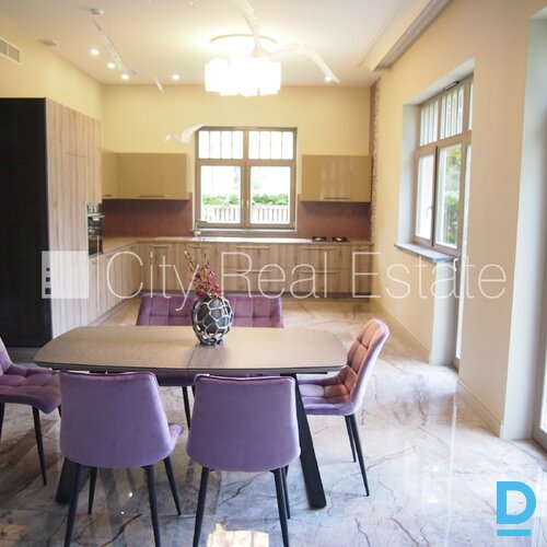 Izīrē māju Jūrmalā