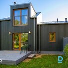 В продаже компактная, полностью благоустроенная секция двухэтажного дома-близнец