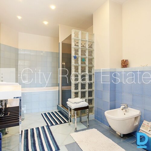 Izīrē dzīvokli Jūrmalā