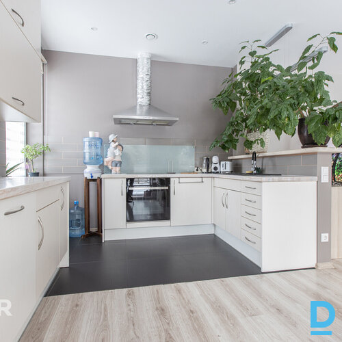 Pārdošanā plaša un funkcionāla ģimenes māja Jaunsilā, Ķekavas novadāPiedāvājumā 