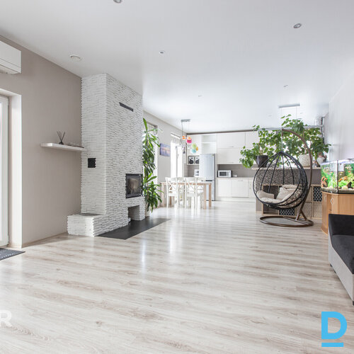 Pārdošanā plaša un funkcionāla ģimenes māja Jaunsilā, Ķekavas novadāPiedāvājumā 