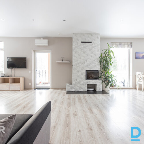 Pārdošanā plaša un funkcionāla ģimenes māja Jaunsilā, Ķekavas novadāPiedāvājumā 