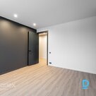 В Баложи, по адресу улица Кр. Барона, 8, в тихом зеленом районе пристани, примерно в 20 минутах от центра Риги, расположен новый трехэтажный дом с полностью меблированными квартирами