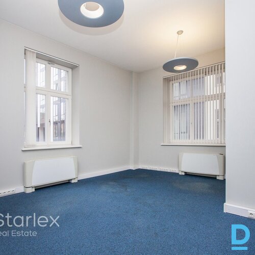 Prestižs birojs vēsturiskā ēkā uz Tērbatas/Dzirnavu ielu krustojuma