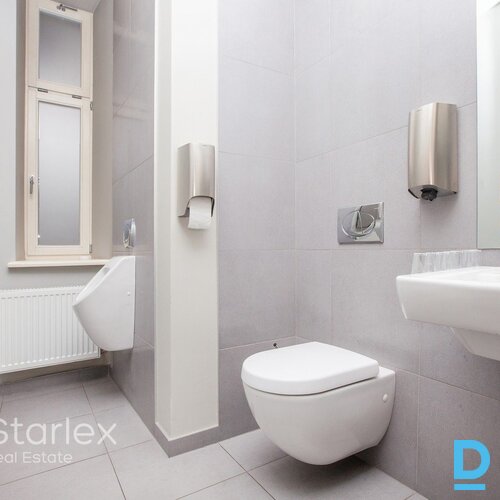 Prestižs birojs vēsturiskā ēkā uz Tērbatas/Dzirnavu ielu krustojuma