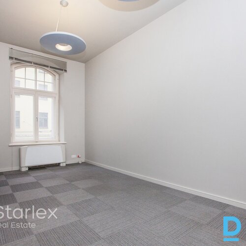 Prestižs birojs vēsturiskā ēkā uz Tērbatas/Dzirnavu ielu krustojuma