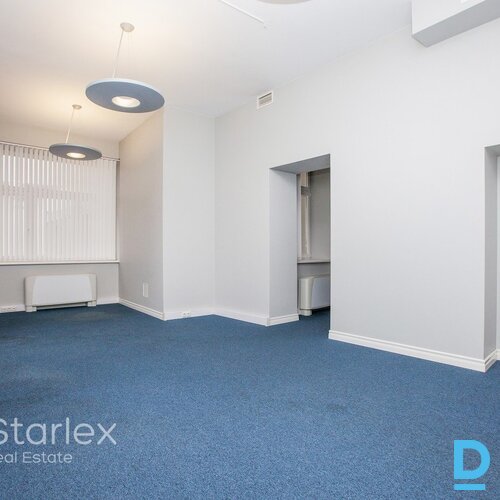 Prestižs birojs vēsturiskā ēkā uz Tērbatas/Dzirnavu ielu krustojuma