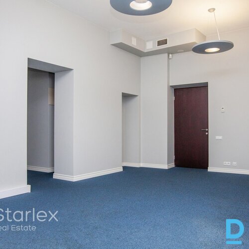 Prestižs birojs vēsturiskā ēkā uz Tērbatas/Dzirnavu ielu krustojuma