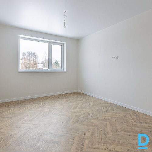 Pārdod māju Dzirnezera iela 4a