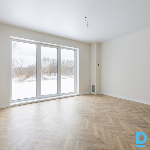 Pārdod māju Dzirnezera iela 4a