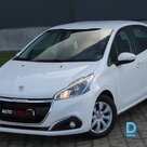 Продается Peugeot 208 1.2i, 2017 год выпуска.