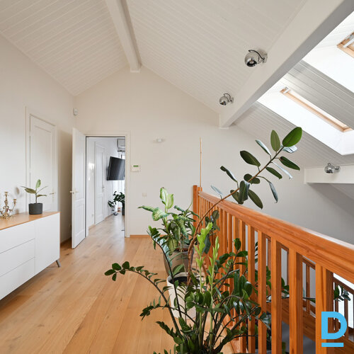 Pārdod māju Elenburgas iela 15