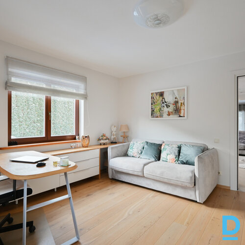 Pārdod māju Elenburgas iela 15