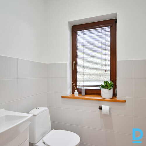 Pārdod māju Elenburgas iela 15