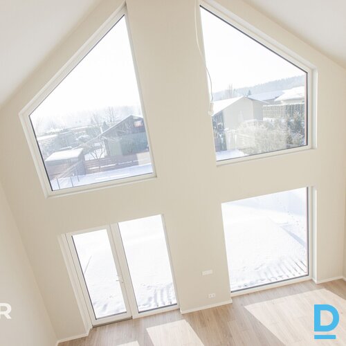 Moderna, kvalitatīva un tikko uzcelta dvīņu māja Dzidriņās.Ēka ir celta un nodot