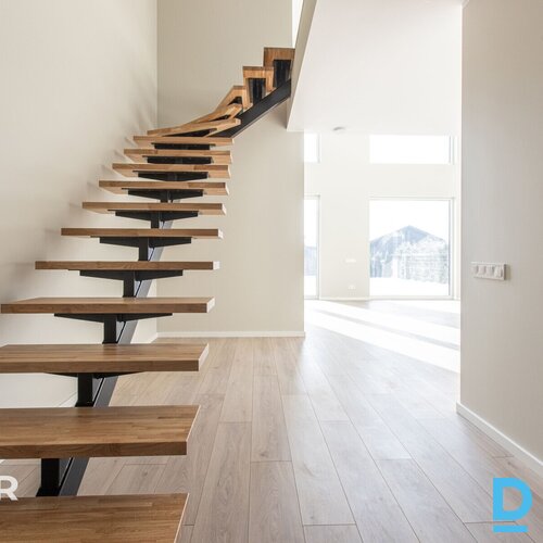 Moderna, kvalitatīva un tikko uzcelta dvīņu māja Dzidriņās.Ēka ir celta un nodot