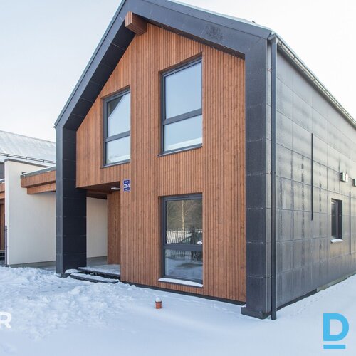 Moderna, kvalitatīva un tikko uzcelta dvīņu māja Dzidriņās.Ēka ir celta un nodot