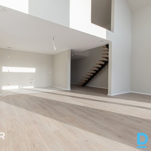 Moderna, kvalitatīva un tikko uzcelta dvīņu māja Dzidriņās.Ēka ir celta un nodot