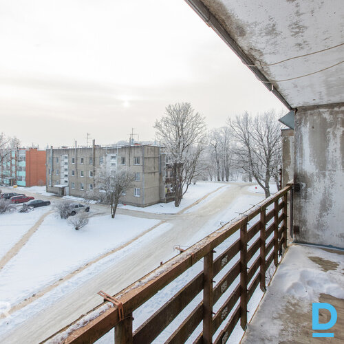 Pārdošanā plašs 4 istabu dzīvoklis ar divām lodžijām Rembates pagastā.Dzīvokļa p
