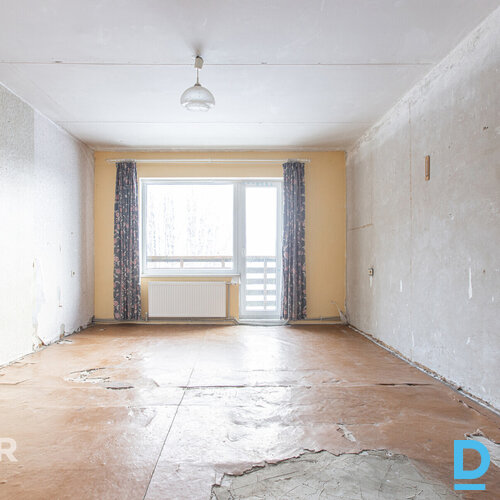 Pārdošanā plašs 4 istabu dzīvoklis ar divām lodžijām Rembates pagastā.Dzīvokļa p