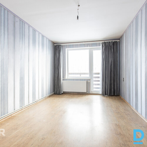 Pārdošanā plašs 4 istabu dzīvoklis ar divām lodžijām Rembates pagastā.Dzīvokļa p