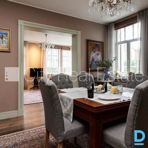 Izīrē māju Jūrmalā