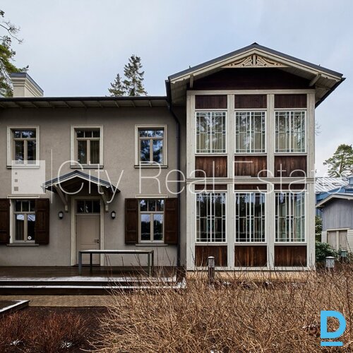 Izīrē māju Jūrmalā