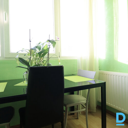 Pārdod dzīvokli Pļavnieku iela 7