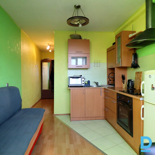 Pārdod dzīvokli Pļavnieku iela 7