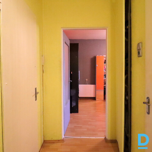 Pārdod dzīvokli Pļavnieku iela 7