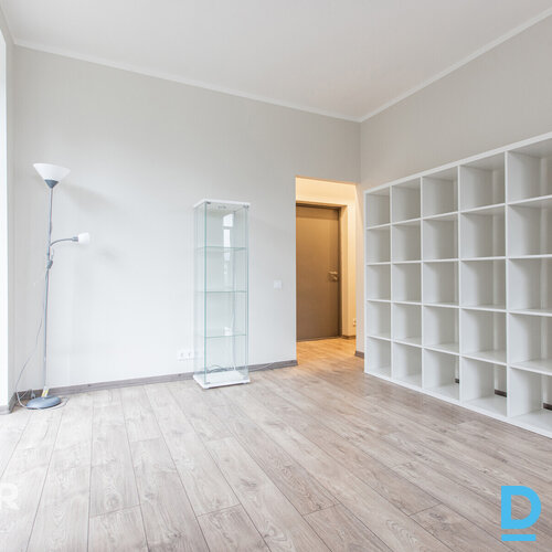 Pārdošanā mēbelēts 2 istabu dzīvoklis jaunajā projektā ar savu autostāvvietu un Pārdošanā mēbelēts 2 istabu dzīvoklis jaunajā projektā ar savu autostāvvietu un