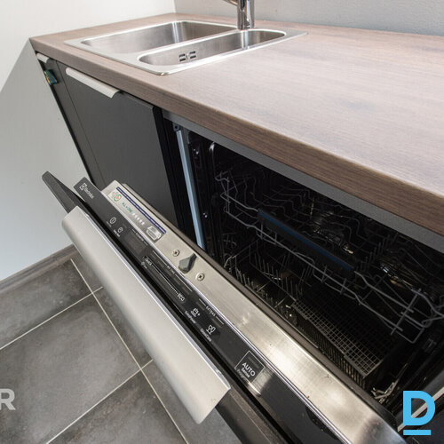 Pārdošanā mēbelēts 2 istabu dzīvoklis jaunajā projektā ar savu autostāvvietu un Pārdošanā mēbelēts 2 istabu dzīvoklis jaunajā projektā ar savu autostāvvietu un