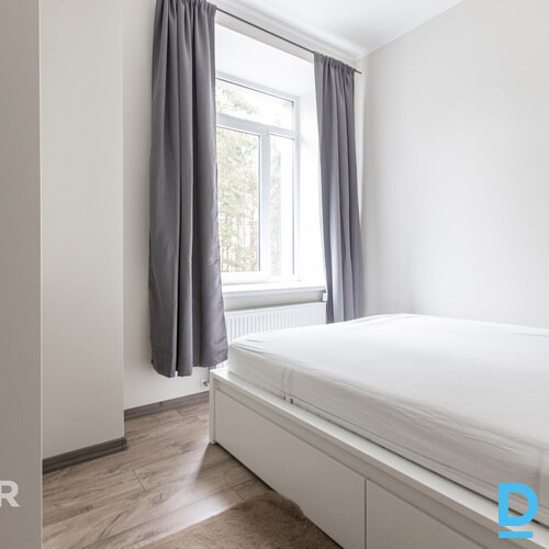 Pārdošanā mēbelēts 2 istabu dzīvoklis jaunajā projektā ar savu autostāvvietu un Pārdošanā mēbelēts 2 istabu dzīvoklis jaunajā projektā ar savu autostāvvietu un