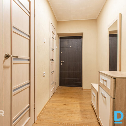 Pārdošanā 2 istabu dzīvoklis Jūrmalā, Lašu ielā – ar lielu balkonu un skatu uz m Pārdošanā 2 istabu dzīvoklis Jūrmalā, Lašu ielā – ar lielu balkonu un skatu uz m