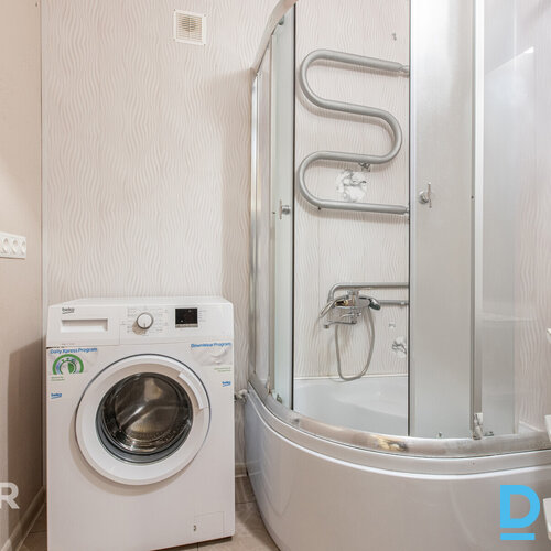 Pārdošanā 2 istabu dzīvoklis Jūrmalā, Lašu ielā – ar lielu balkonu un skatu uz m Pārdošanā 2 istabu dzīvoklis Jūrmalā, Lašu ielā – ar lielu balkonu un skatu uz m