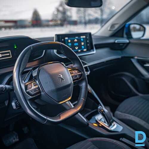 Pārdod Peugeot 2008 1.2i, 2021