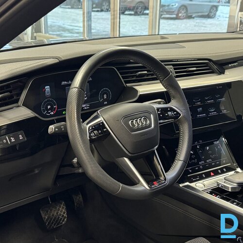 Pārdod Audi E-tron 55 S-line Black Edition, 2019