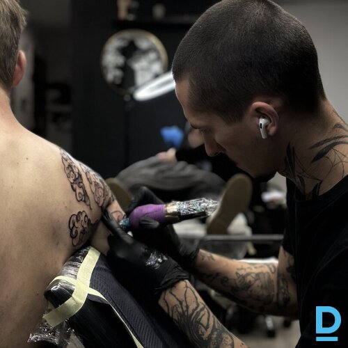 Piedāvā Melnbalti tetovējumi