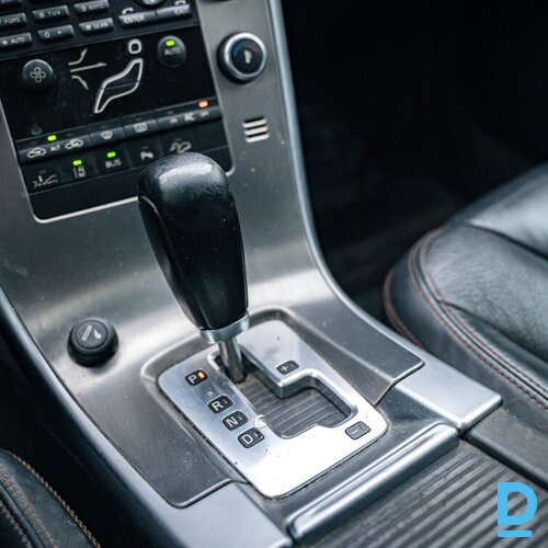 Pārdod Volvo XC60 2.4d, 4x4, automāts, 2009