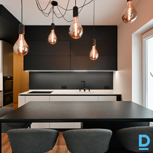 Pārdod dzīvokli Vairoga iela 32