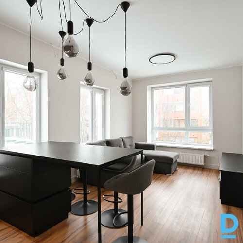 Pārdod dzīvokli Vairoga iela 32