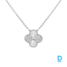 Продают Van Cleef & Arpels Vintage Alhambra pendant