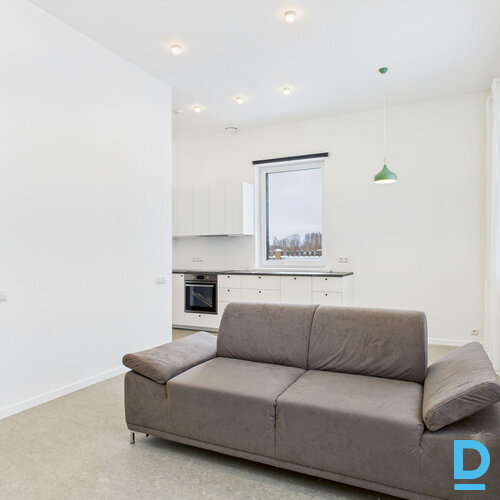 Pārdod māju Ezermalas iela 6