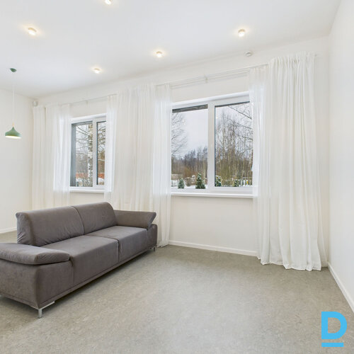 Pārdod māju Ezermalas iela 6