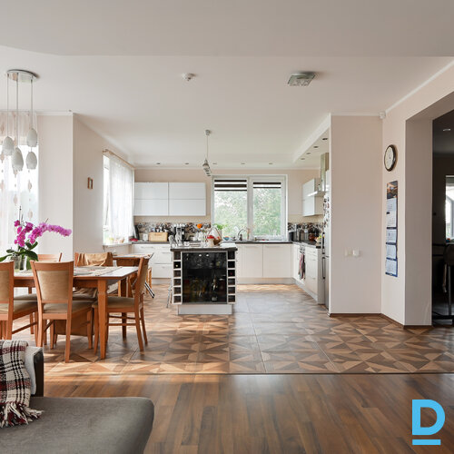 Pārdod māju Riekstu iela 16 Pārdod māju Riekstu iela 16